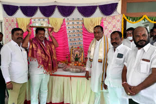 gold and cash donations for yadadri vimana gopuram