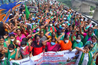 two-cases-have-been-registered-against-farmers-making-mahapadayatra