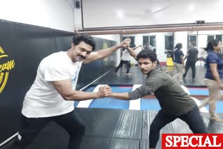 wrestler who trained actor dev is now driving auto