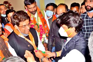 Congress leader Navy Jain joins BJP