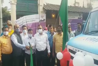 Collector cuttack inaugurates by showing flag to kanya express