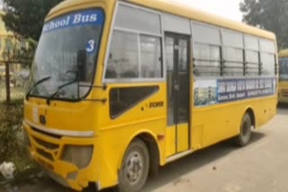 school-bus-crushed-2-migrant-workers-one-dead-in-sonipat