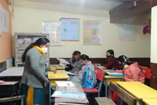 shimla-after-two-years-in-himachal-third-to-seventh-class-student-reached-schools
