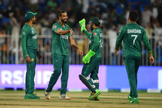 Pakistan's Malik, Rizwan suffer from flu