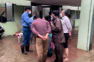 கேகே நகர் புறநகர் மருத்துவமனையில் புகுந்த மழைநீர்