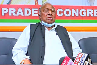 v hanumantha rao comments on trs leaders protest