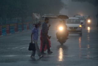 kerala heavy rain  heavy rain kerala news  orange alert in six districts  kerala orange alert in six districts  orange alert in kerala  kerala rain news  കേരളത്തിൽ തീവ്ര മഴ  കേരളത്തിലെ മഴ വാർത്ത  ബംഗാൾ ഉൾക്കടലിലെ ന്യൂനമർദം  ന്യൂനമർദം വാർത്ത  ശനിയാഴ്‌ച തീവ്ര മഴ