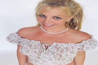 Britney freed: Judge dissolves Spears' conservatorship