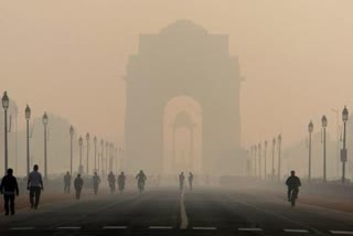 दिल्ली में बढ़ते प्रदूषण से लोगों को हो रही परेशानी