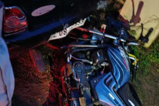 bike Accident in Puthuppalli young man injured  bike Accident in Puthuppalli  Puthuppalli bike Accident latest news  bike Accident news  bike Accident kottayam  Accident in Puthuppalli  ബൈക്കപകടം  ബൈക്കപടകത്തില്‍ പരിക്ക്  ബൈക്കപകടത്തില്‍ യുവാവിന് പരിക്ക്  പുതുപ്പള്ളിയില്‍ ബൈക്ക് അപകടം  മാങ്ങാനം വാര്‍ത്ത  പുതുപ്പള്ളി ഏറ്റവും പുതിയ വാര്‍ത്ത