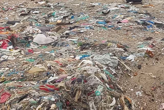 நெகிழிக் கழிவுகளால் (plastic waste) சீர்குலையும் புதுச்சேரி கடற்கரை