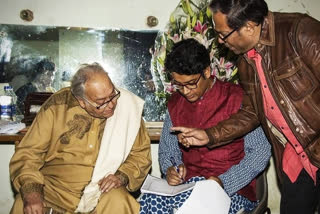dev chatterjee, Jayjit Banerjee and Samontak Dyuti Maitra recalls Soumitra Chatterjee on his death anniversary