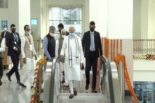 PM Modi at Rani Kamalapati Railway Station
