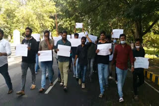 ABVP leaders rally at JNTU