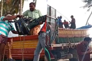 KERALA RAINS  KERALA RAINS fishermen rescue team  കുട്ടനാട്ടിൽ ജലനിരപ്പ് വെള്ളപ്പൊക്കം  മത്സ്യത്തൊഴിലാളികൾ വെള്ളപ്പൊക്കം ആലപ്പുഴ  ആലപ്പുഴ കുട്ടനാട്  മത്സ്യബന്ധന യാനങ്ങള്‍ കുട്ടനാട് ആലപ്പുഴ  ദുരിതാശ്വാസ ക്യാമ്പുകള്‍ ആലപ്പുഴ  കനത്ത മഴ കേരളം വെള്ളപ്പൊക്കം  Heavy Rain Warning For Kerala  Heavy rains lash Kerala  Incessant rain Kerala