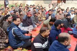 Dailywagers of PDD protest in Awantipora