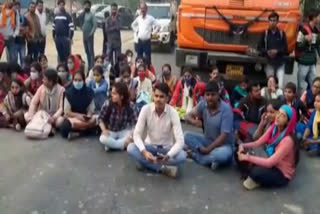 chaudhary-bansi-lal-university-girls-student-bhiwani-hisar-road-jam