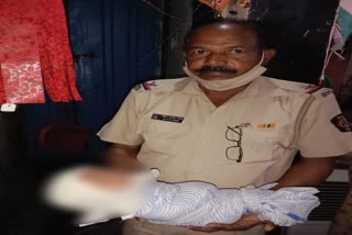 Mumbai Police save life of a newborn baby