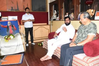 Eknath Shinde meet babasaheb purandare family