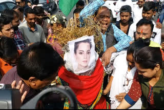 Bhopal Congress burnt effigy of Actress Kangana Ranaut and demanded sedition case against her along with taking back Padma Shree
