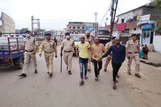 Police taking out procession of robbery accused in Raipur