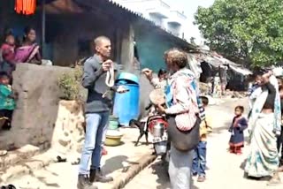 Snake bites Sarpamitra after releasing snake from Garudi