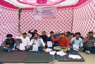 Students sitting on dharna in Rajasthan University