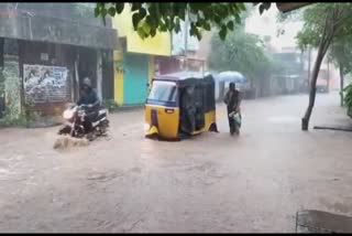 Heavy Rain:புதுச்சேரியில் கனமழை: வீடுகளுக்குள் வெள்ளம் புகுந்ததால் மக்கள் பள்ளிகளில் தங்க வைப்பு