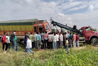 ट्रकने दुचाकीस्वाराला चिरडले