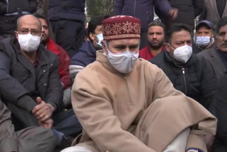 hyderpora-encounter-omar-abdullah-stages-protest-demanding-return-of-bodies