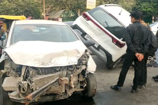 car accident in noida