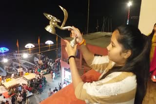 Girls perform in Ganga Aarti