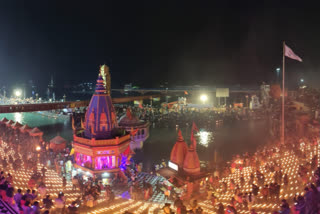 ON THE OCCASION OF DEV DEEPAWALI 11 THOUSAND DIYAS WERE LIT ON HARKI PAURI