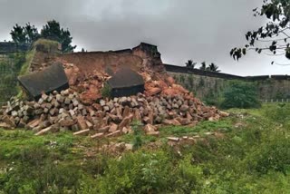 Devanahalli monument fort wall collapsed