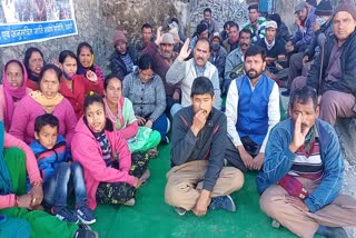 protest-started-for-displacement-of-homeless-families-from-mussoorie-chiffon-court