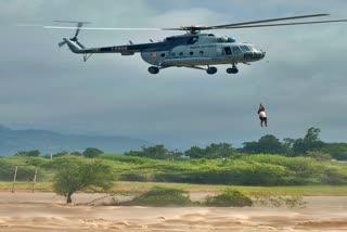 11-people-trapped-in-chitravati-river-rescued-by-indian-air-force