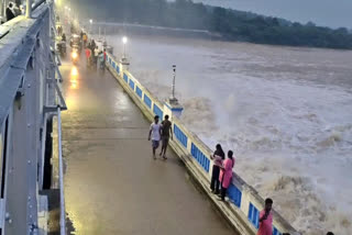 Flood warning  thiruvallur news  thiruvallur latest news  water opening from poondi dam  பூண்டி அணை  நீர் திரப்பு  திருவள்ளூர் பூண்டி அணையிலிருந்து நீர் திறப்பு  பூண்டி அணையிலிருந்து நீர் திறப்பு  திருவள்ளூர் செய்திகள்