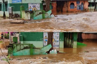 சுவர்களை தகர்த்து பள்ளியில் பாய்ந்தோடும் காட்டாறு, திருப்பத்தூர், திருப்பத்தூரில் வெள்ளம்