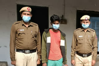 delhi central district police arrested liquor smuggler