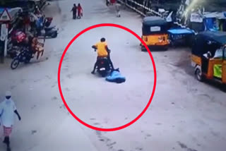 Youth dies of heart attack on bike ride  telegana youth heart attack CCTV footage  Youth dies of heart attack on bike ride telegana  Pandla Raju  jedcharla mandal, Mahabubnagar district  ബൈക്കിൽ യാത്ര ചെയ്യവെ ഹൃദയാഘാതം  പാണ്ഡ്‌ല രാജു ഹൃദയാഘാതത്തെ തുടർന്ന് മരിച്ചു  മഹബൂബ്‌നഗറിലെ ജെഡ്‌ചർല വാർത്ത  സിസിടിവി ദൃശ്യങ്ങൾ