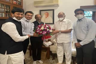 Mahavikas Aghadi candidate Gopikishan Bajoria met Sharad Pawar