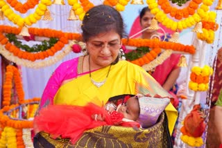 minister-shashikala-jolle-has-named-the-orphan-child-as-vaishnavi