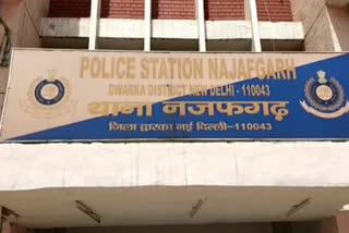 delhi Najafgadh police arrested 2 chain snatcher
