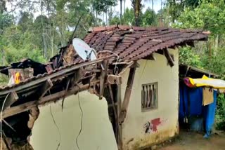 man-died-by-house-collapse-in-chikkamagalore