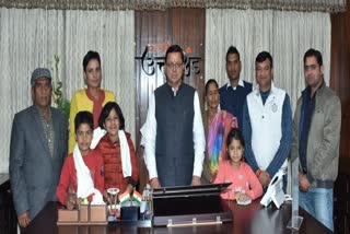 cm-dhami-met-lt-jyoti-nainwal