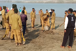 Army jawans cleaned Danapur Kachari Ghat