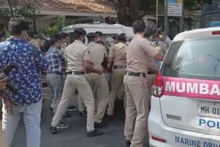 Janashakti Sanghatana siege to Transport Minister Anil Parab's residence