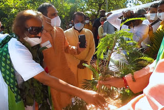 Sri Sri Ravi Shankar participated Green India Challenge