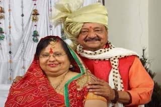 kailash vijaywargiya with his wife Asha Vijayvergiye