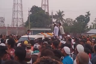 Locals protested with the body of dead tmc worker